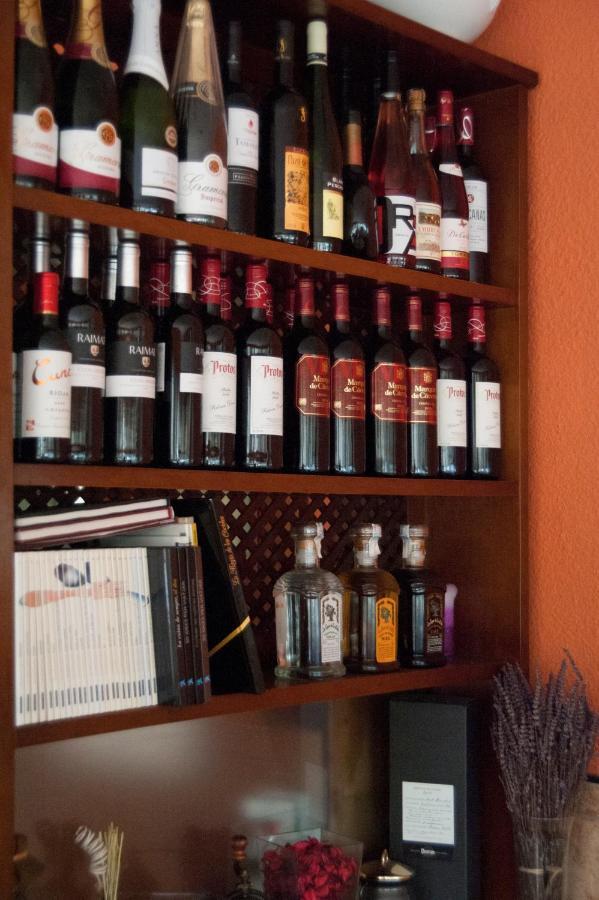 Tona Hostal Montserrat מראה חיצוני תמונה